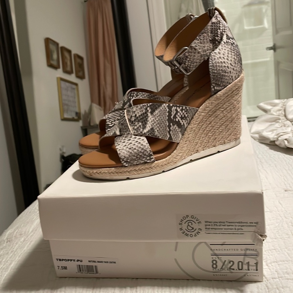 Wedge sandals